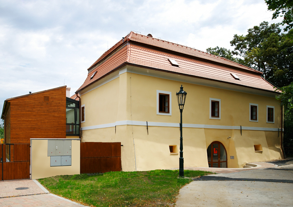 Rekonstrukce staré radnice na dům dětí a mláděže ve Vlašimi